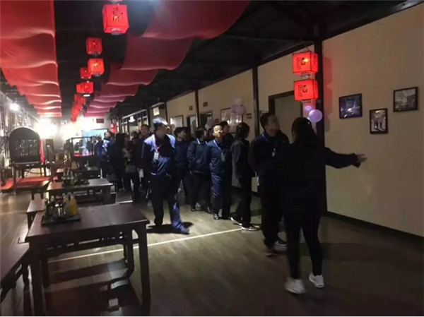 雙十一_酒_任性！全場(chǎng)半價(jià)，西安這家店也是拼了！211.jpg