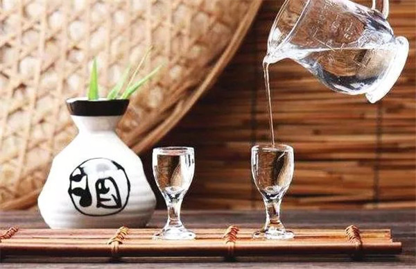 中秋酒禮丨月已滿，杯莫空，佳節(jié)有酒萬(wàn)事足！509.jpg